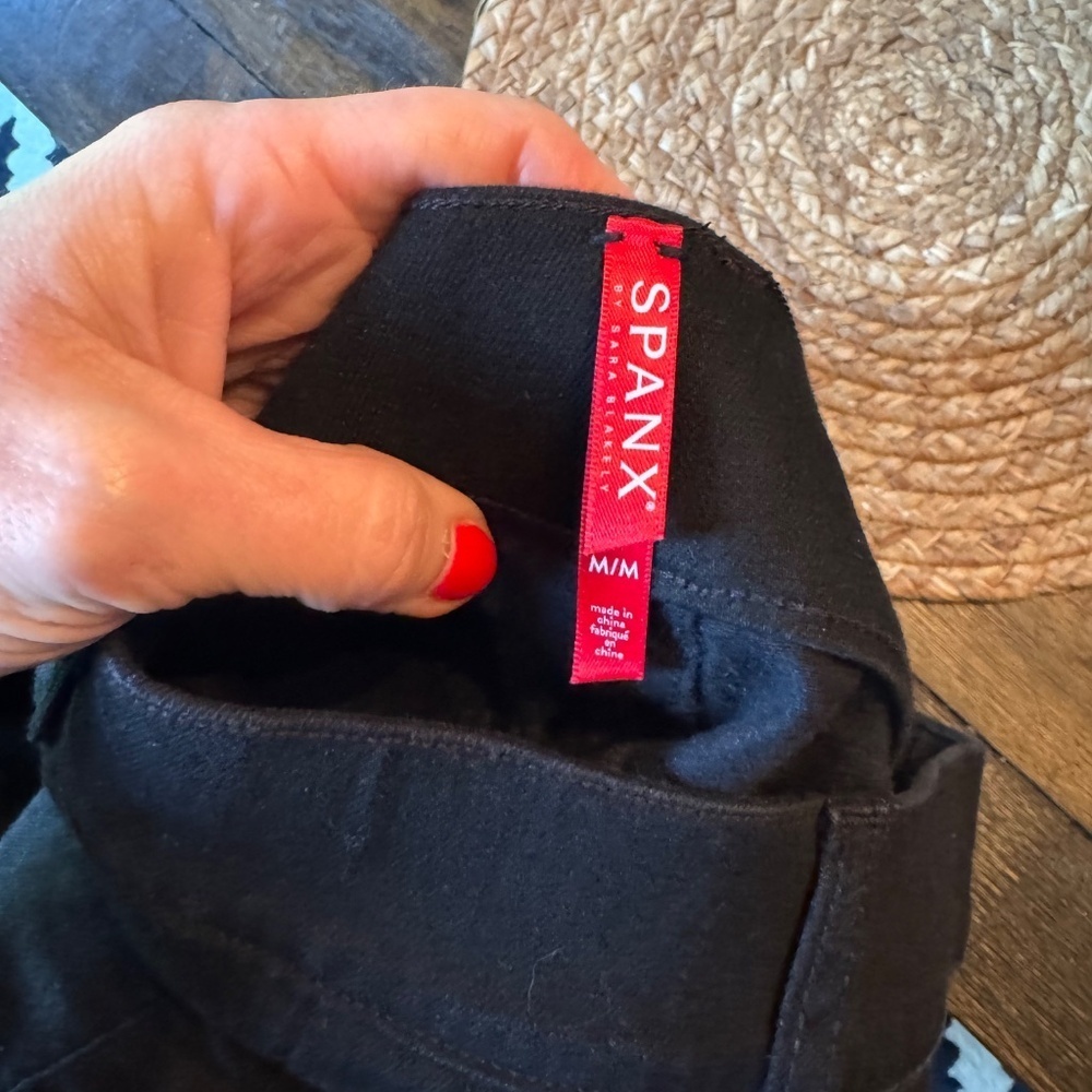 SPANX Size Medium Like New Jeggings Black - Picture 2 of 3